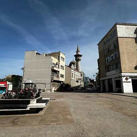 Piata Ovidiu Square Апартаменты