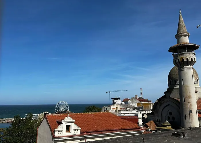 Piata Ovidiu Square Апартаменты *