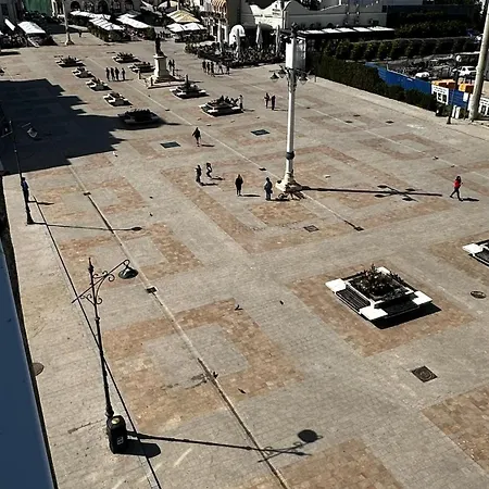 Piata Ovidiu Square Апартаменти *
